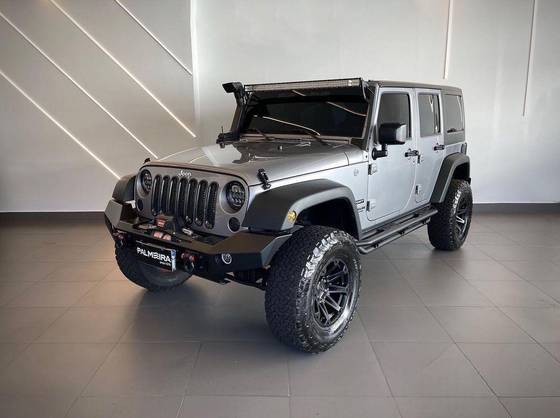 JEEP WRANGLER 3.6 UNLIMITED SPORT 4X4 V6 GASOLINA 4P AUTOMÁTICO